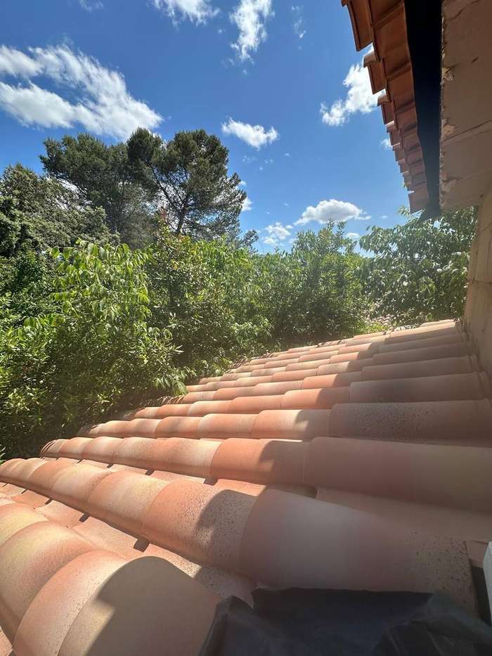 Couverture tuiles canal Aix-en-Provence